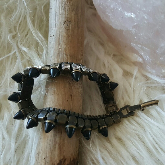 Lionette by Noa Sade Costa Bracelet - Picture 7 of 7